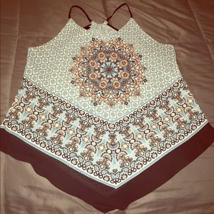 NWOT TRIANGLE SUMMER BLOUSE